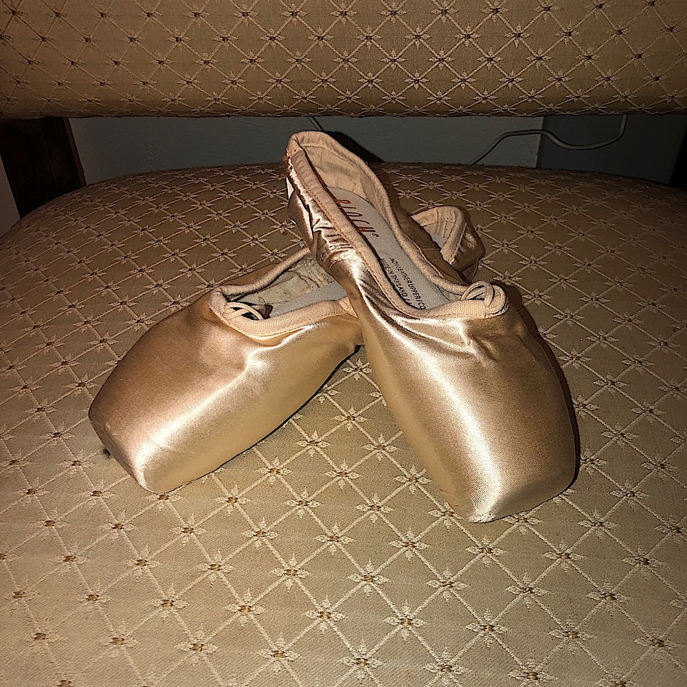 Pointe Shoes